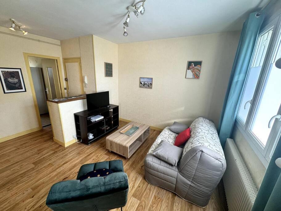 Appartement Proche De L'Hyper-Centre Avec Garage カーン エクステリア 写真