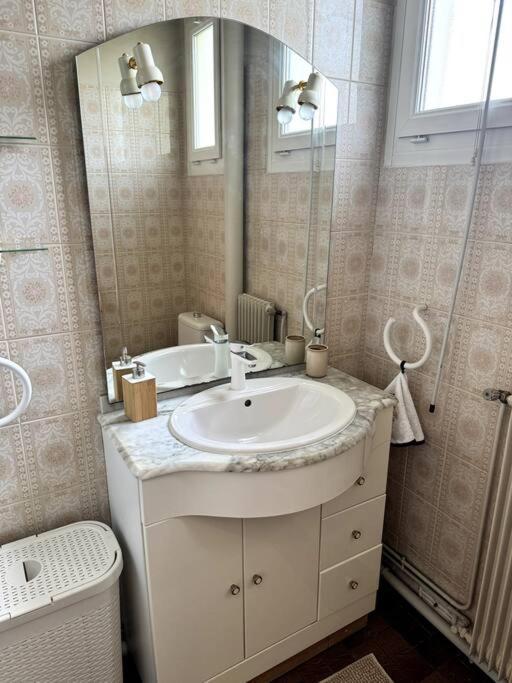 Appartement Proche De L'Hyper-Centre Avec Garage カーン エクステリア 写真