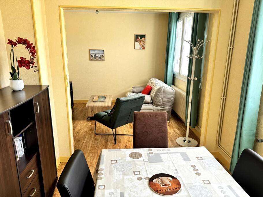 Appartement Proche De L'Hyper-Centre Avec Garage カーン エクステリア 写真
