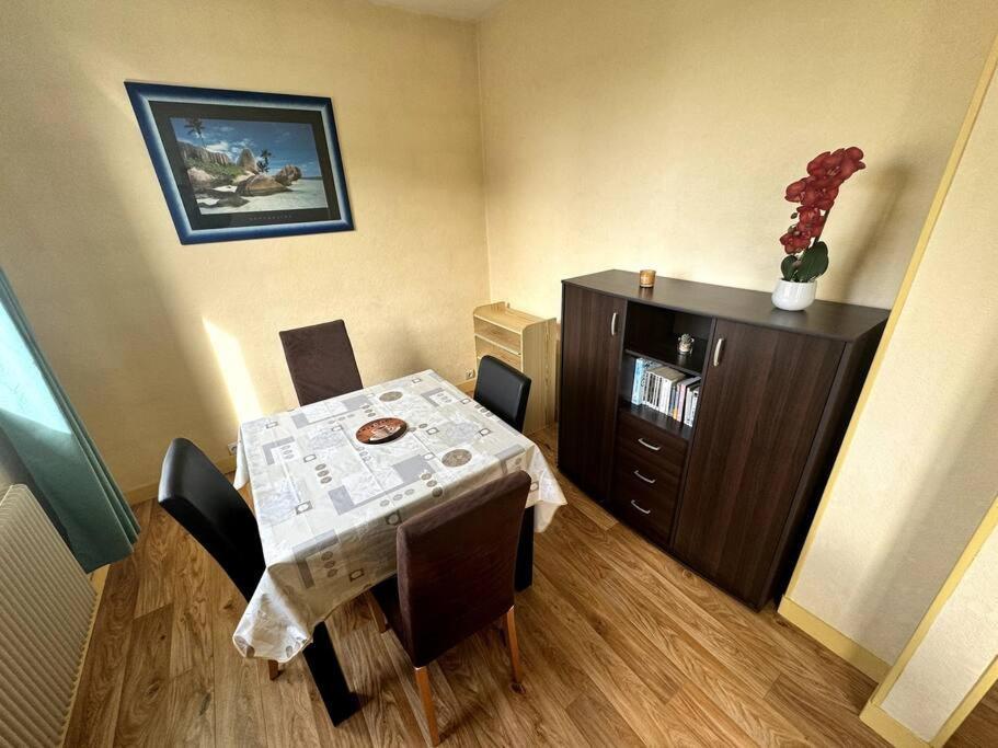 Appartement Proche De L'Hyper-Centre Avec Garage カーン エクステリア 写真