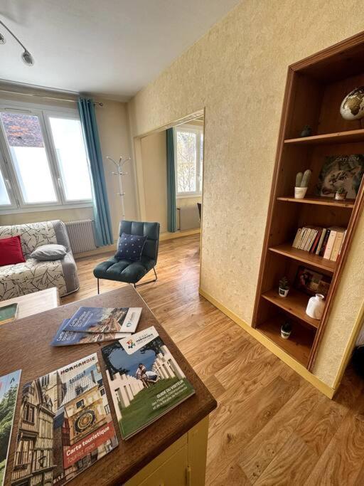 Appartement Proche De L'Hyper-Centre Avec Garage カーン エクステリア 写真